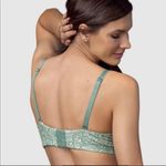 Leonisa  Women’s padded push up bra green & Ivory size 34 B Photo 3