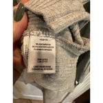 Andrew Marc Women's Gray Ribbed V-Neck Sweater S Photo 4