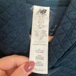 New Balance Navy Blue Quilted Pullover Hoodie Size Medium Photo 2