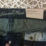 Universal Threads NWT Dark Wash Denim Shorts Cutoff Photo 3