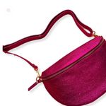 Pink metallic leather waist bag with removable strap Photo 4