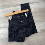 Lululemon Align Leggnigs crop 21" incognito camo womens Gray (size 6) athleisure Photo 2