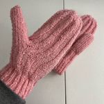 EUC women’s double knit pink warm winter mittens gloves accessories fashion‎ Photo 1