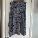 Stylus Paisley Mesh Midi Skirt. Black and White. Size: L/XL Size L Photo 4