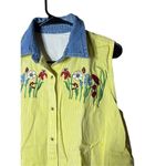 Women’s Yellow Embroidered Flower Sleeveless button front shirt Size undefined Photo 1