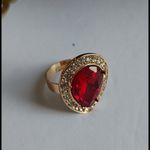 5 piece Set Gold with Red Stone and Crystals Photo 4