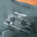 Patagonia Morning Glory Blue and gray athletic Top size large built in bra Photo 3