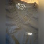 FIGS Unisex one pocket black  SCRUB TOP Photo 1