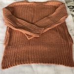 Fashion On Earth Coral  knit sweater. Photo 4