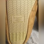 Isotoner Women’s Slippers Memory Foam Eco Comfort Buckskin Small 5-6 Tan Cozy Photo 6