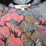 Rewind  cold shoulder floral pullover scoop neck gray pink hi low short s… Photo 4