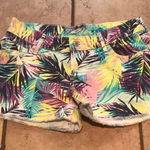 Old Navy (5/$25) Host pick  tropical Diva Shorts Photo 0