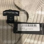 Pretty Little Thing Stripe Rib Knit V Neck Cropped Polo Photo 2