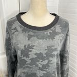 Splendid Women's Leaf Camo Crewneck Sweatshirt Gray Size S Casual Long Sleeve Photo 1