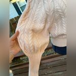 BCBGMAXAZRIA Nice  BCBG MAXAZRIA sweater 🍑🍑 Photo 3