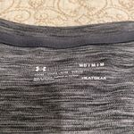 Under Armour  Loose Heatgear Women's Grey V-Neck Top Size Medium Photo 1