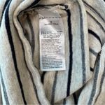 Banana Republic Women's Striped Crew Neck Tee - Size Medium Photo 5