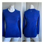 Athleta XS ruching back panels blue long sleeve T-shirt Photo 1