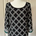 White House | Black Market  - Black Diamond Green Trim Lined Stretch Dress - Size 8 Photo 1