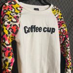 Cute leopard print coffee cup crew sweatshirt in white, black, pink, yellow White Photo 3