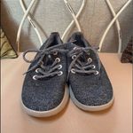 Allbirds Woman’s Wool Runners in Natural Grey (Light Grey Sole) Size 8 Photo 3