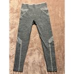 Saucony  women's warp knit athletic workout leggings L‎ Photo 2