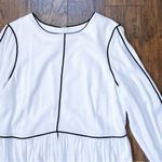 Universal Standard  • Arga Outline Dress white black piping midi minimalist Photo 2