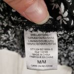 Everleigh NWT Sleeveless Black White Floral Sharkbite Tank Top Size Medium Photo 10