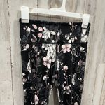 Victoria's Secret VS Incredible Essential Legging 24" Inseam Floral Workout Exercise Pants Size 4 Photo 1