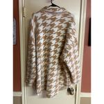 Torrid  3 houndstooth camel and ivory button up Sherpa jacket Photo 6