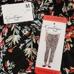 Jessica Simpson  Black Floral Print Ankle Pants NWT Size Medium Black Floral Pant Photo 6