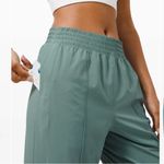 Lululemon NWOT Wanderer Jogger 28"
Tidewater Teal Photo 2