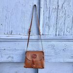 Dooney & Bourke Vtg Essex Tan Pebble Leather Crossbody Purse Adjustable Strap Photo 1