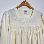 Vanity Fair Vintage  House Coat Snap Front Women’s Large Pale Yellow Embroidery Photo 1