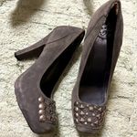 BCBGeneration BCBG PUMPS stud accent 8 Photo 0