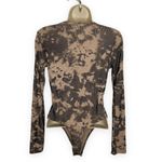 Pretty Little Thing Pretty Little Thing Beige Tie Dye Bodysuit Size US 6 Photo 2