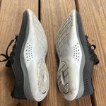 Crocs  Literide 360 Pacer Sneakers Womens Size 8 Black Rubber Mesh Lace Up Photo 3