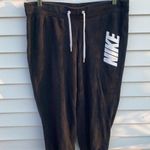 Nike  women’s cropped sweats Photo 0