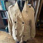 Gap tan double breasted classic minimalist Parisian coat Photo 0