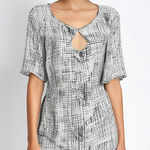 Everly  Women's Black Textured Knee-Length Dress Size Medium‎ Casual Photo 0