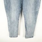 H & M Light Wash High Waist Hidden Button Fly Mom Jeans, Size 16 Photo 7