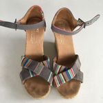 Toms Strappy Wedge Denim Stripe Sandals Shoes Ankle Strap Womens Size 6.5 Photo 3