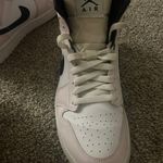Jordan Nike Women’s Air 1 Mid Photo 2