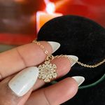 Green Velvet Snowflake Christmas Choker Photo 1