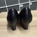 Clarks Collection by Clark’s Classic Black Leather Women's Pumps Photo 6