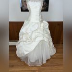 David's Bridal Stunning David’s Bridal Tufted Taffeta and Organza Wedding Gown! Photo 3