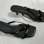 Womans NWOT Strappy Slipon Sandals 8.5 Black Kitten Heel Square Toe Photo 0