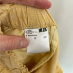 Uniqlo Linen Cotton Pull-On High Waisted Shorts in Yellow - Size M Photo 3