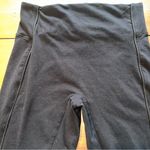 EXPRESS Yoga Pants/Leggings Cropped, Hidden Waist Pocket, Workout Pants, Size S. Photo 3