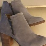 Lucky Brand  women beige suede Chelsea heel Noryn boots US 10 Photo 0